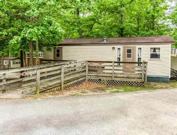 Williamsburg Camping Resort Wheelchair Accessible Park Model 7 hotel detail image 1