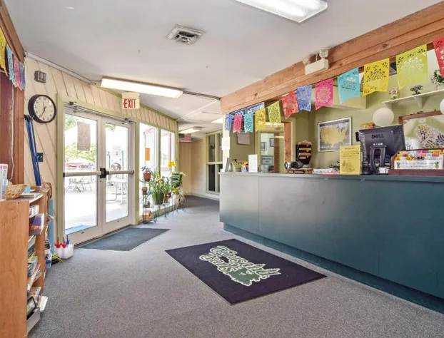 Williamsburg Camping Resort Wheelchair Accessible Park Model 7 hotel detail image 3