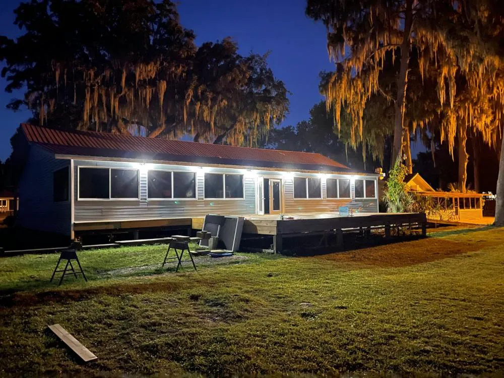 Idle Awhile Resort hotel hero