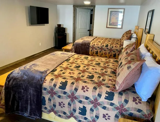 Island Park Lodge hotel detail image 3