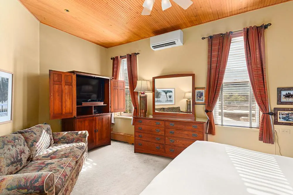 Independence Square Unit 308 hotel hero