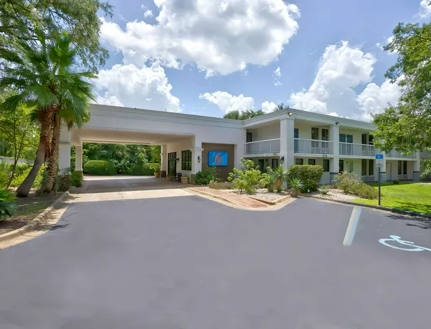 Studio 6 Gainesville, FL hotel detail image 2