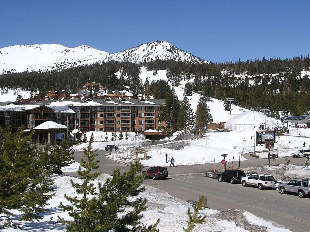 Summit Ski Resort 2BR 2BA Mammoth Lakes hotel hero