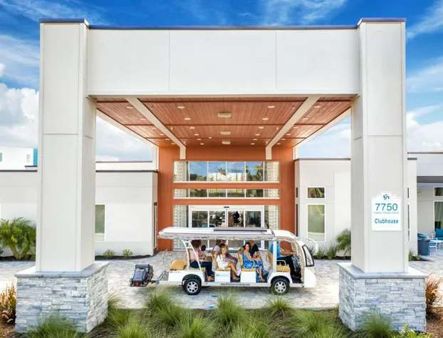 Stylish Condo near Disney w Hotel Amenities 7770 26 110 hotel detail image 1