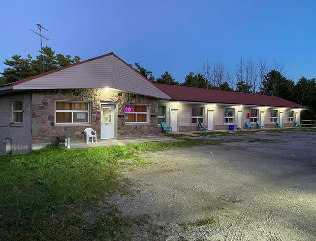 Muskoka Nights Motel hotel detail image 2