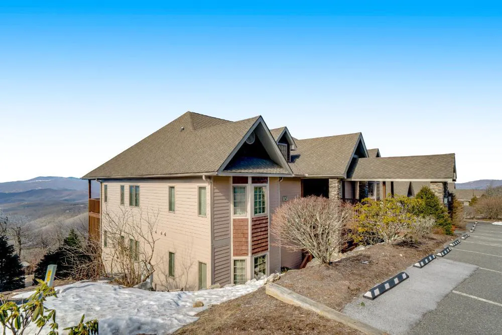 Reserve 27-D hotel hero