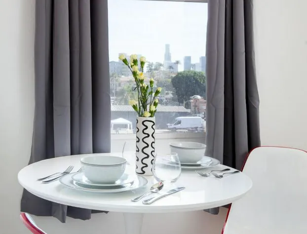 Minutes to Downtown and Elegant Studio hotel detail image 1