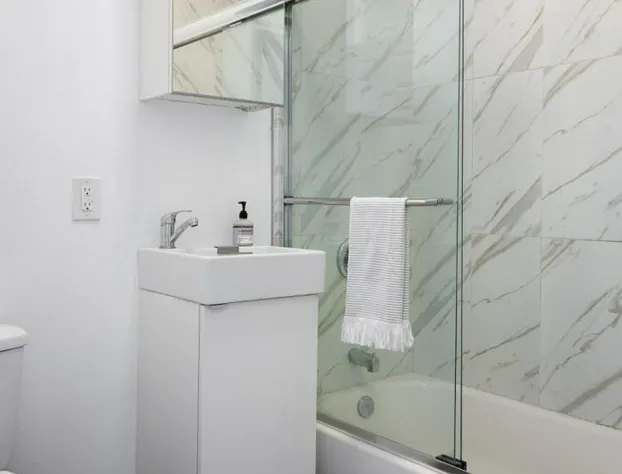 Minutes to Downtown and Elegant Studio hotel detail image 4