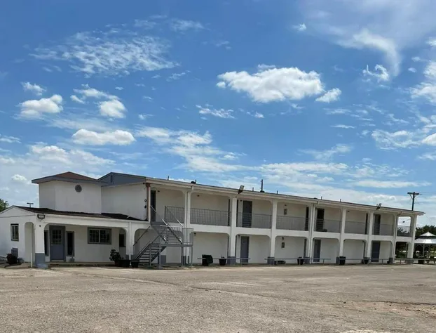 Dilley executive inn hotel detail image 1