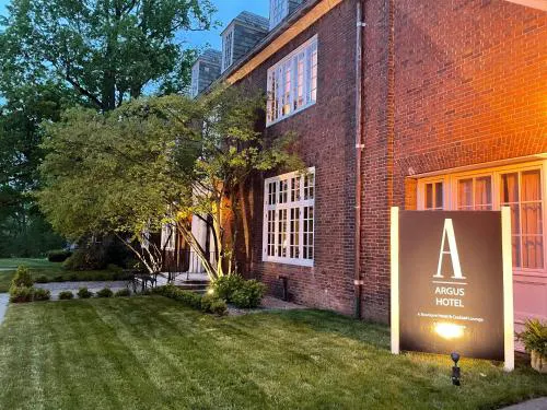 The Argus Hotel & Cocktail Lounge hotel hero