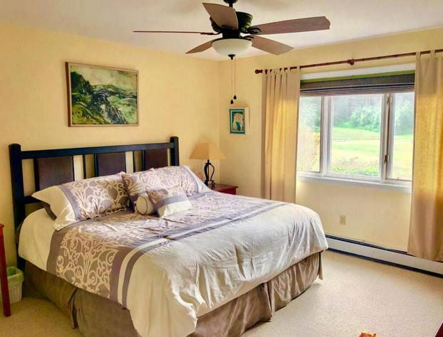 G2 Sunny and homey Fairway Village Townhome right on the Omni Mount Washington Hotel golf course hotel detail image 1