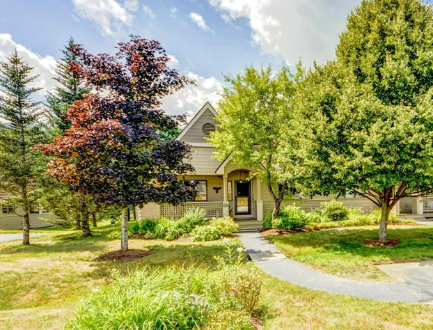 F8 Luxurious Mt Washington Hotel golf course home Wifi cable air conditioning hotel detail image 4