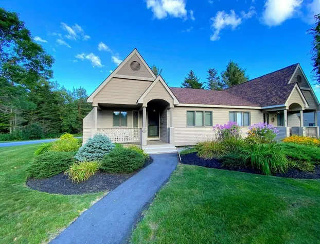 FV50 Pet friendly single level home in Bretton Woods walk to golf course and Mt Washington Hotel hotel detail image 1