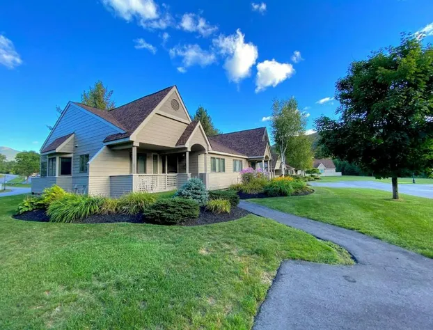 FV50 Pet friendly single level home in Bretton Woods walk to golf course and Mt Washington Hotel hotel detail image 4