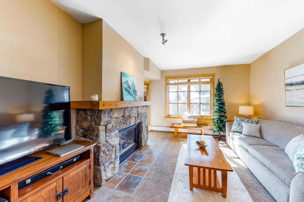 Passage Point 606 hotel hero