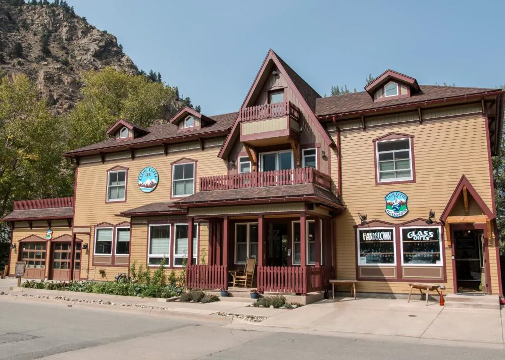 Clear Creek Inn hotel hero