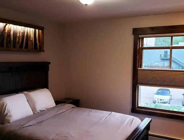 Clear Creek Inn hotel detail image 4