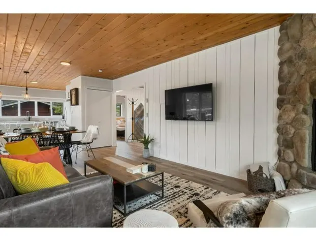 Bearfoot Lodge I Ping Pong I Sleeps 16 I Games I hotel detail image 1