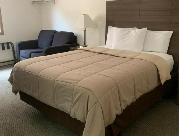 Lakes Area Inn hotel detail image 2