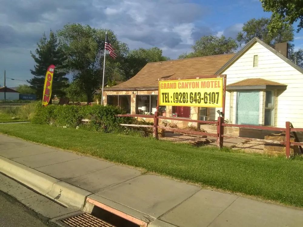 Grand Canyon Cabin hotel hero