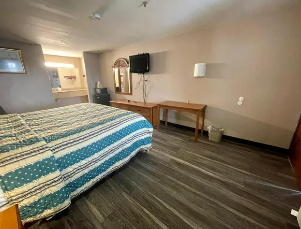 Airport Inn & Suites hotel detail image 4