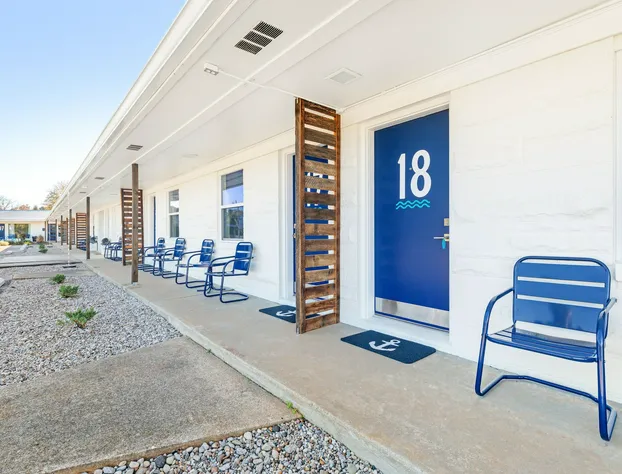 St. Clair Motor Lodge hotel detail image 1