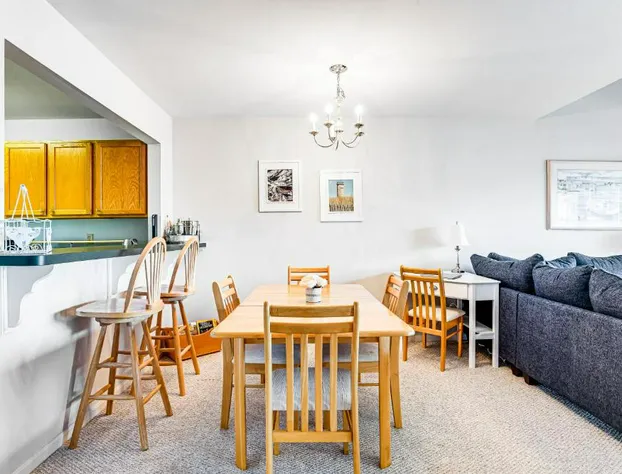 Bethany Bay --- 605 Crowley hotel detail image 4