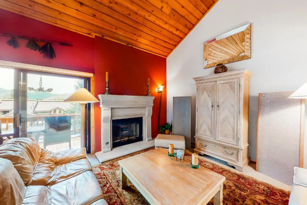 Elkhorn Retreat hotel hero