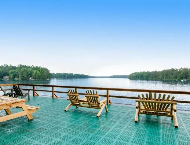 Cedar Cabin on Plum Lake hotel detail image 1