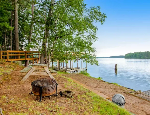 Cedar Cabin on Plum Lake hotel detail image 2