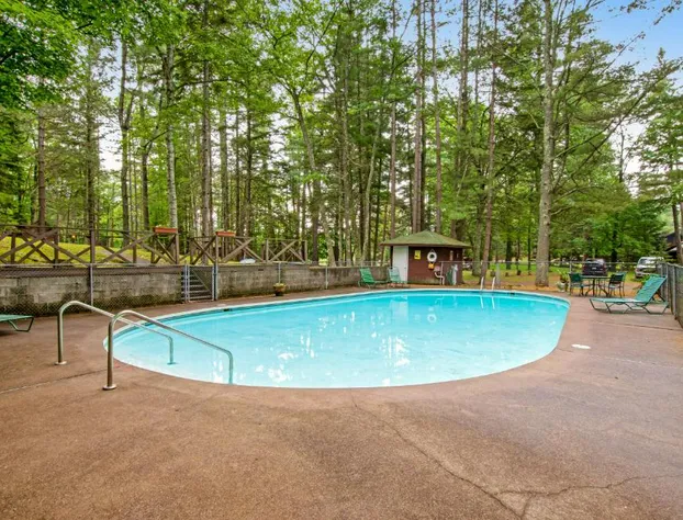 Cedar Cabin on Plum Lake hotel detail image 3