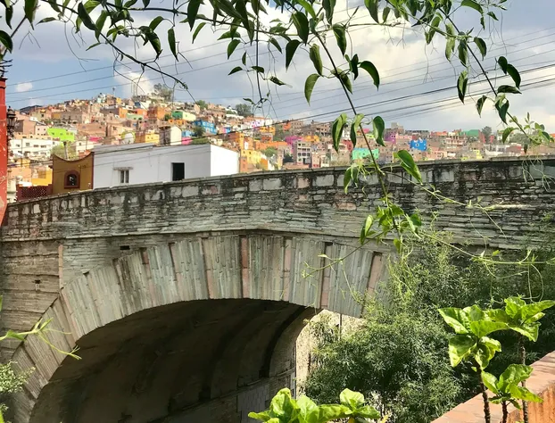 Las Cuatro Puertas hotel detail image 2