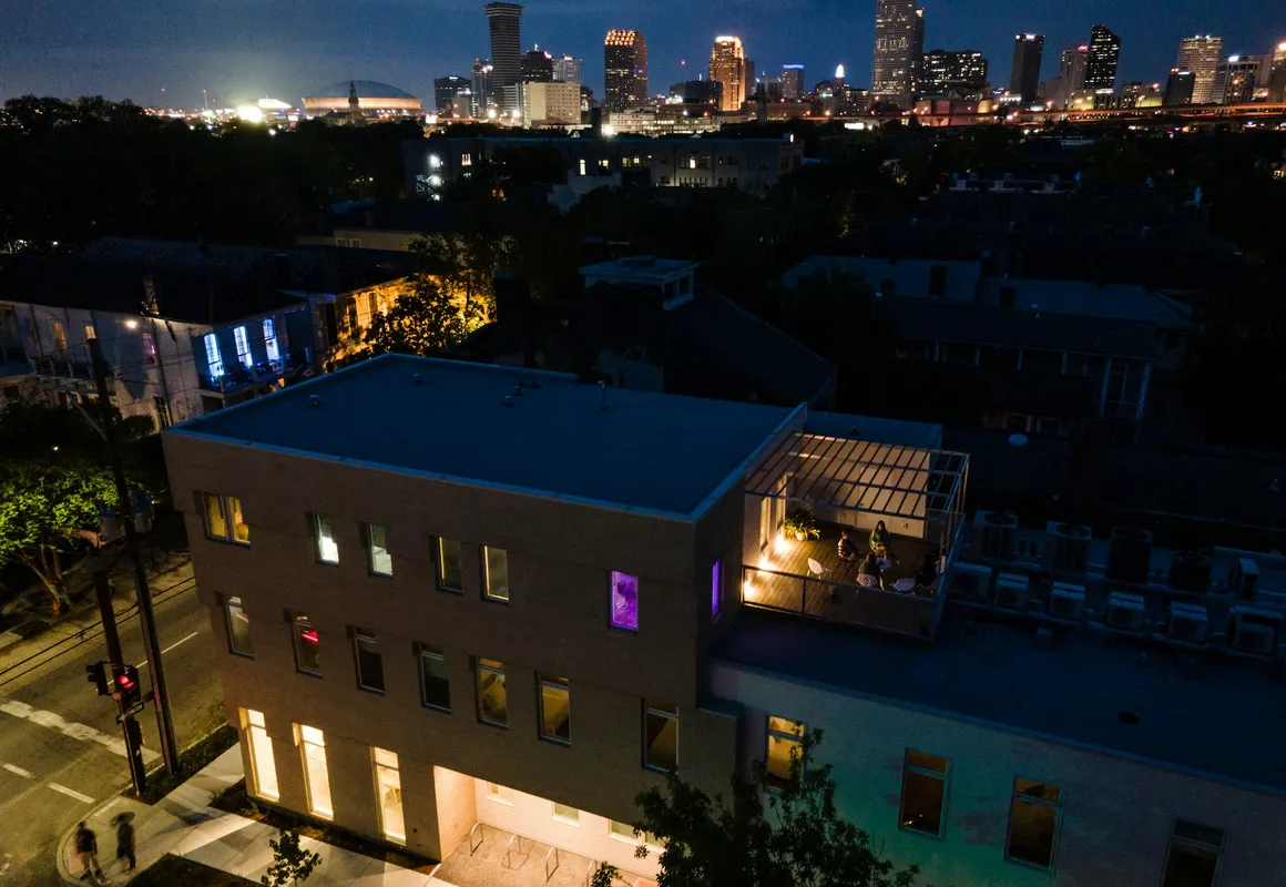 Travelers New Orleans hotel hero