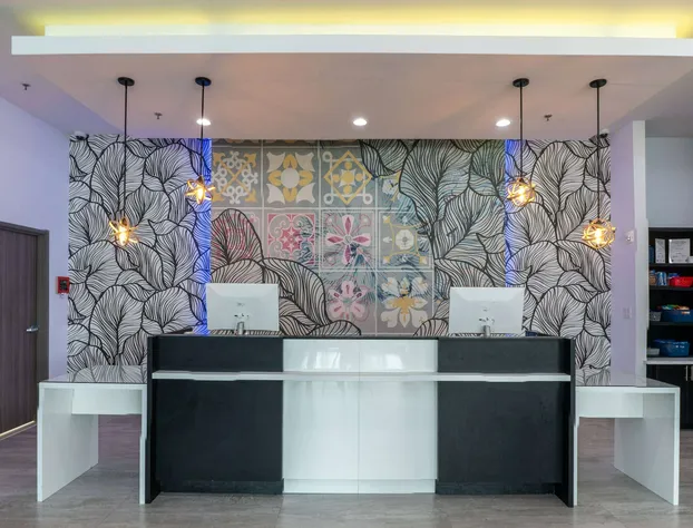 La Quinta Inn & Suites by Wyndham Corpus Christi Southeast hotel detail image 3