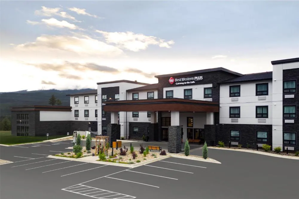 Best Western Plus Gateway to the Falls hotel hero