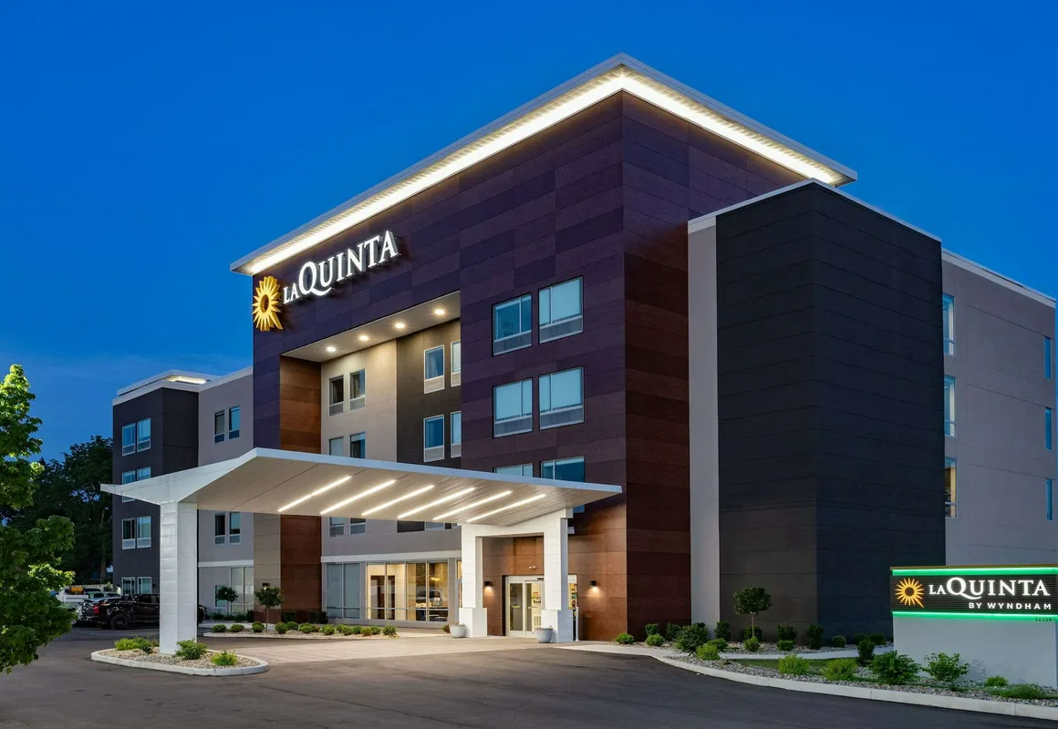 La Quinta Suites by Wyndham South Bend Notre Dame Area hotel hero