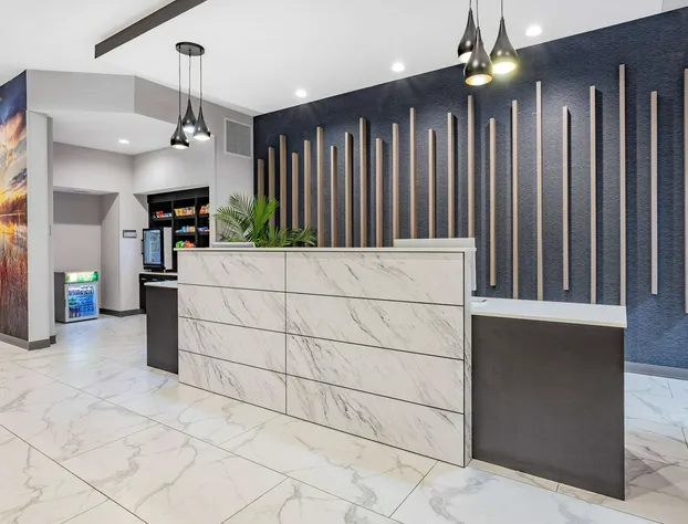 La Quinta Suites by Wyndham South Bend Notre Dame Area hotel detail image 2