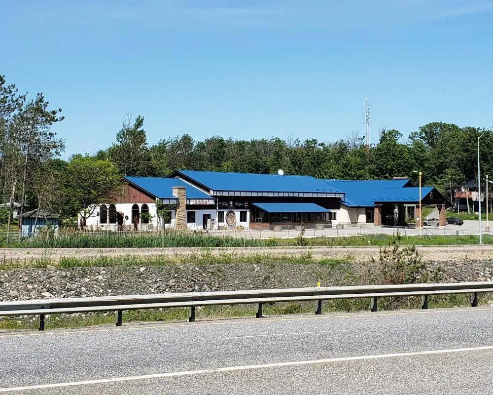 Jolly Roger Inn & Resort hotel hero