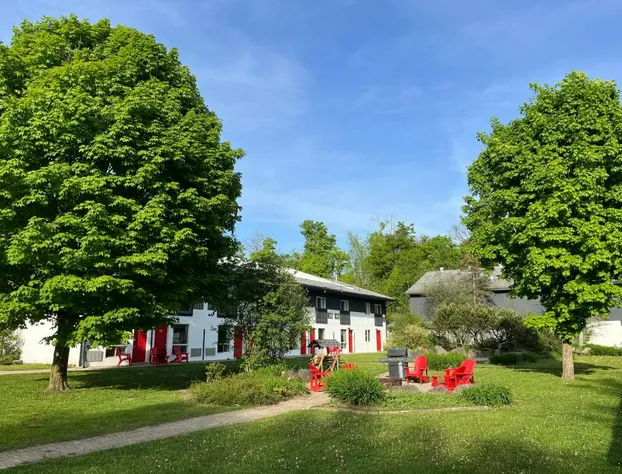 Jolly Roger Inn & Resort hotel detail image 1