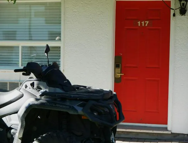 Jolly Roger Inn & Resort hotel detail image 2