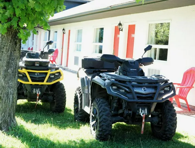 Jolly Roger Inn & Resort hotel detail image 3