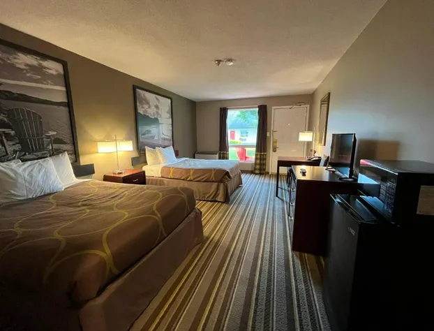 Jolly Roger Inn & Resort hotel detail image 4