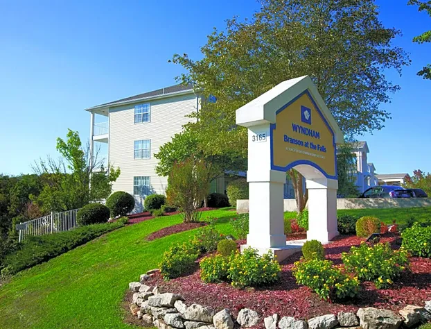 Wyndham Branson at The Falls hotel detail image 1