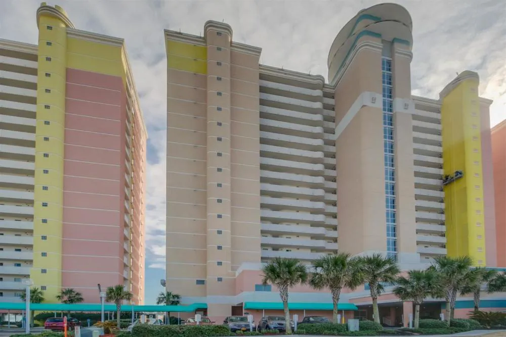 Baywatch Resort 1718 hotel hero