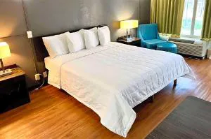 OYO Hotel Baton Rouge - Mead Rd Louisiana hotel detail image 1