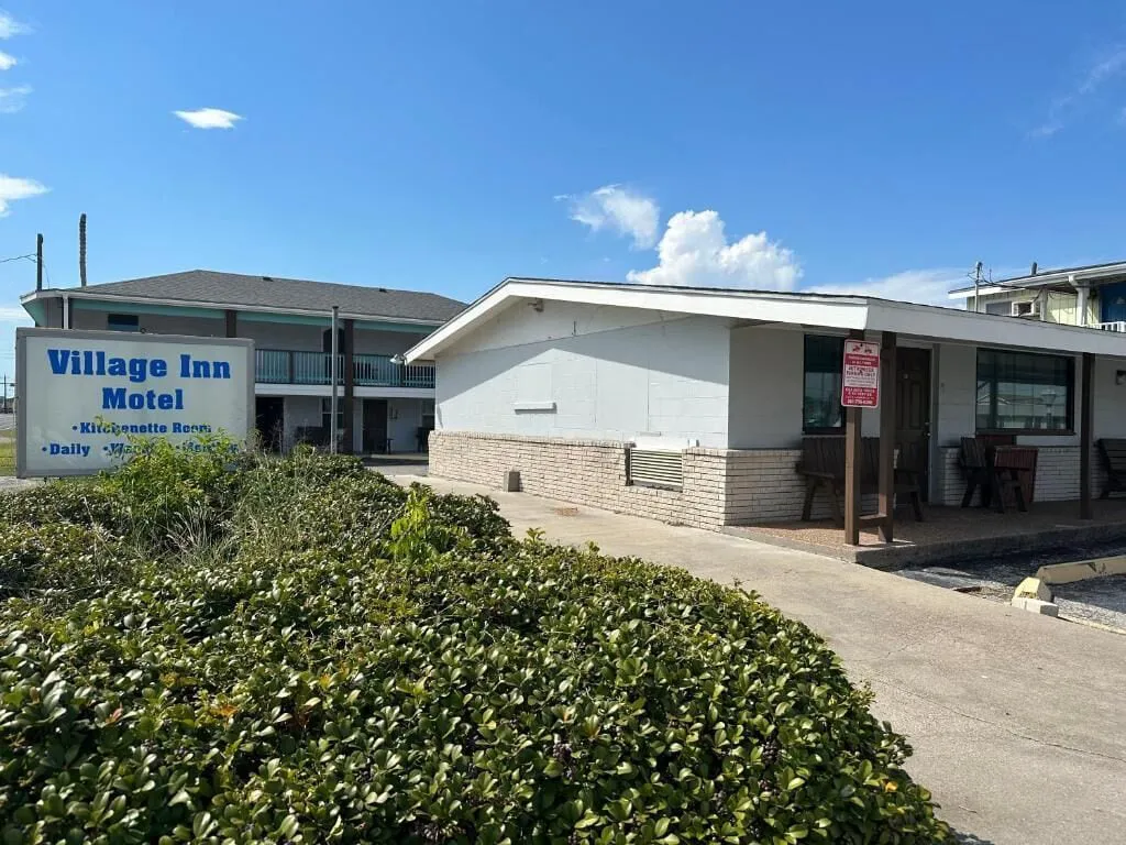 Village Inn Motel hotel hero