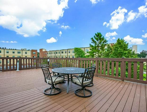 Stylish 4BR condo in Downtown by Hosteeva hotel detail image 3