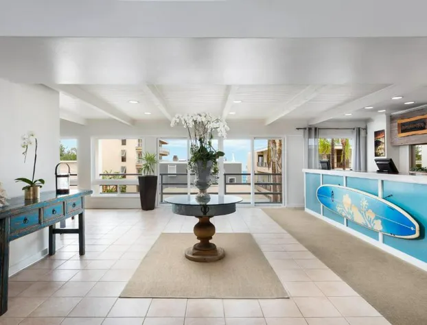 Pacific Edge Oceanfront Hotel hotel detail image 3