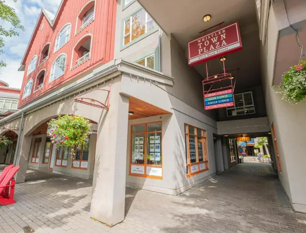 Eagle Lodge by Outpost Whistler hotel detail image 3