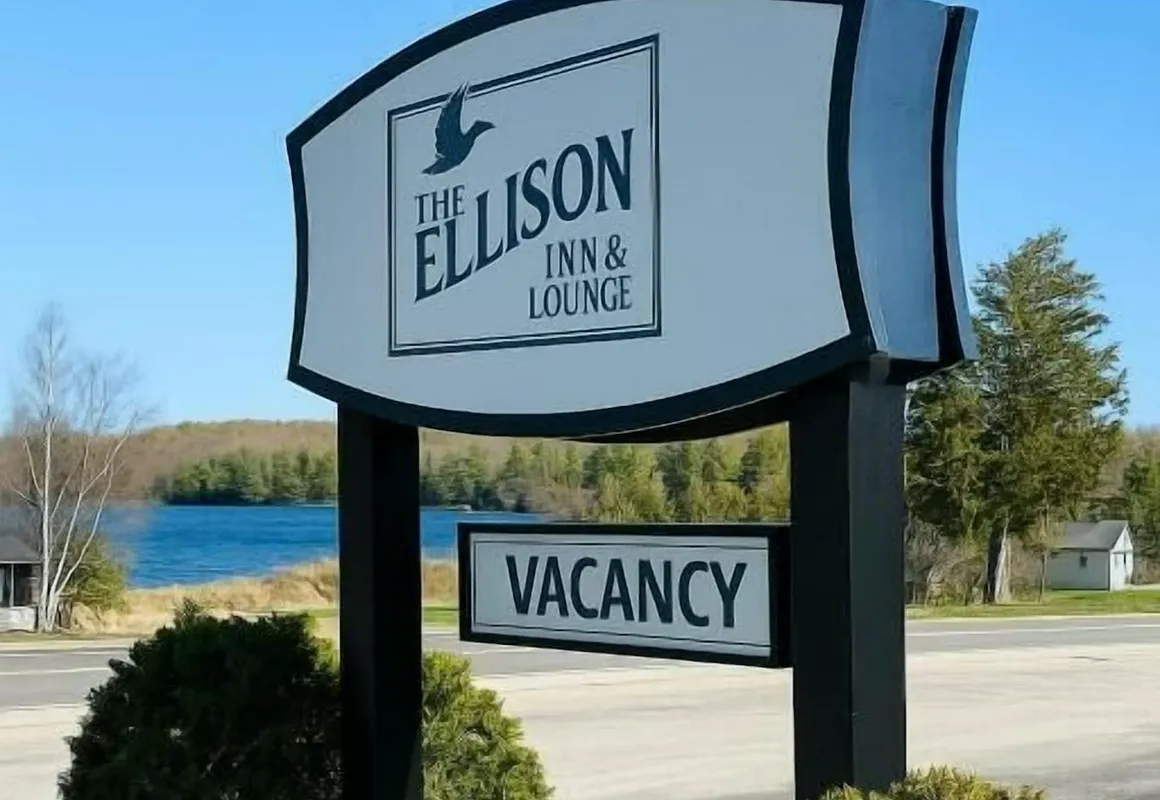The Ellison Inn & Lounge hotel hero